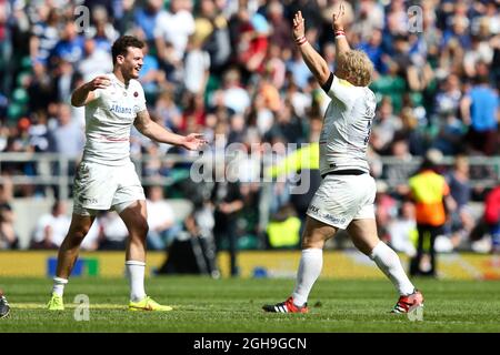 Saracenss' Duncan Taylor et Saracenss' Petrus du Plessis fêtent - Rugby Union - 2014 2015 Aviva Premiership final - Bath v Saracens - Twickenham Stadium - Londres - 30052015 Banque D'Images