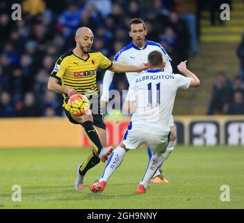 Le Nordin Amrarat de Watford se trouve aux côtés de Marc Albrighton de Leicester City lors du match de la Barclays Premier League sur Vicarage Road. Le crédit photo doit être lu : David Klein/Sportimage via PA Images Banque D'Images