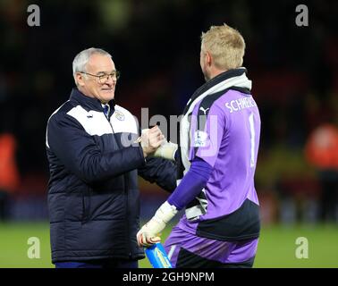 Claudio Ranieri de Leicester City célèbre lors du dernier coup de sifflet avec Kasper Schmeichel - English Premier League - Watford vs Leicester City - Vicarage Road - Londres - Angleterre - 5 mars 2016 - pic David Klein/Sportimagedoring the Barclays Premier League match at Vicarage Road. Le crédit photo doit être lu : David Klein/Sportimage via PA Images Banque D'Images