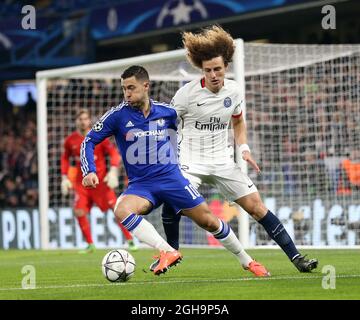 Eden Hazard de Chelsea se joue avec David Luiz du PGS lors du match de la Ligue des champions de l'UEFA à Stamford Bridge. Le crédit photo doit être lu : David Klein/Sportimage via PA Images Banque D'Images