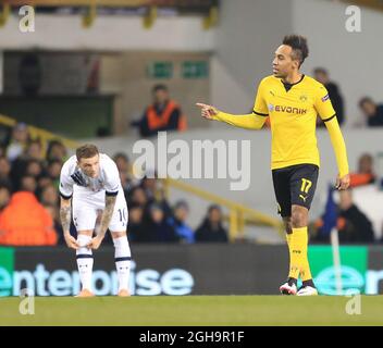 Pierre-Emerick Aubameyang de Dortmund célèbre son but d'ouverture lors du match de l'Europa League au stade White Hart Lane. Le crédit photo doit être lu : David Klein/Sportimage via PA Images Banque D'Images