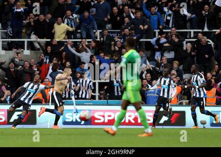 Aleksandar Mitrovic, de Newcastle United, célèbre son but lors du match de la Barclays Premier League au stade St James' Park. Le crédit photo devrait se lire comme suit : Scott Hepell/Sportimage via PA Images Banque D'Images