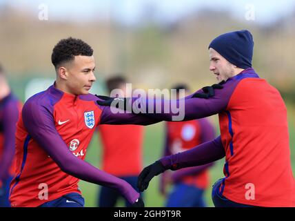 Angleterre DELE Alli et Eric Dier pendant la formation au centre de formation de Tottenham Hotspur. Le crédit photo doit être lu : David Klein/Sportimage via PA Images Banque D'Images