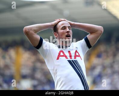 Harry Kane, de Tottenham, est abattu lors du match de la Barclays Premier League au stade White Hart Lane. Le crédit photo doit être lu : David Klein/Sportimage via PA Images Banque D'Images