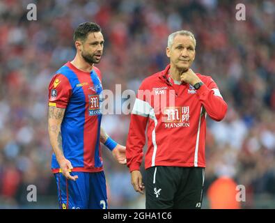 Damien Delaney, du Crystal Palace, semble abattu lors du dernier coup de sifflet lors du match de finale de la coupe Emirates FA au stade Wembley. Le crédit photo doit être lu : David Klein/Sportimage via PA Images Banque D'Images