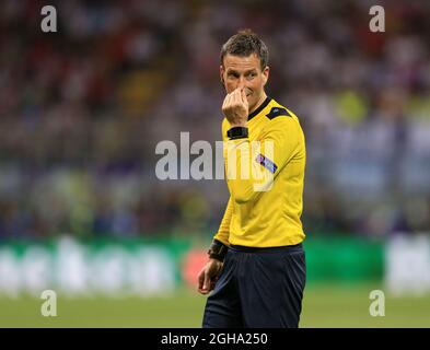 L'arbitre Mark Clattenburg en action lors du match final de la Ligue des champions de l'UEFA au Stadio Giuseppe Meazza. Le crédit photo doit être lu : David Klein/Sportimage via PA Images Banque D'Images