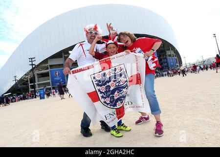 Les fans d'Angleterre sont d'humeur jubilant avant le début du match de l'UEFA European Championship 2016 au Stade Velodrome, Marseille. Date de la photo 11 juin 2016 pic Phil Oldham/Sportimage via PA Images Banque D'Images