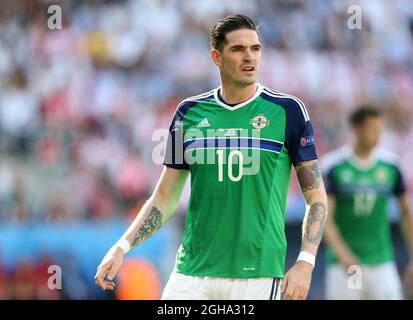 Kyle Lafferty, de l'Irlande du Nord, se présente lors du match de l'UEFA European Championship 2016 à l'Allianz Riviera, à Nice. Date de la photo 12 juin 2016 pic David Klein/Sportimage via PA Images Banque D'Images