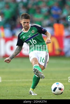 Oliver Norwood d'Irlande du Nord lors du championnat d'Europe de l'UEFA 2016 au Stade de Nice. Date de la photo 12 juin 2016 pic David Klein/Sportimage via PA Images Banque D'Images