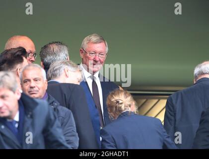 Sir Alex Ferguson, de Manchester United, regarde pendant le match de la Premier League au stade Stamford Bridge, à Londres. Date de la photo 23 octobre 2016 pic David Klein/Sportimage via PA Images Banque D'Images