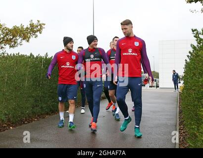 Jack Wilshere, Jamie Vardy et Gary Cahill en Angleterre pendant leur entraînement au centre de formation Tottenham Hotspur, Londres. Date de la photo 14 novembre 2016 pic David Klein/Sportimage via PA Images Banque D'Images