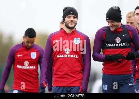 Jack Wilshere et Jamie Vardy en Angleterre pendant leur entraînement au centre de formation Tottenham Hotspur, Londres. Date de la photo 14 novembre 2016 pic David Klein/Sportimage via PA Images Banque D'Images