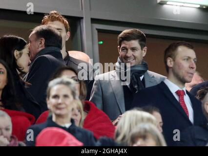 Steven Gerrard, ancien capitaine de Liverpool, regarde pendant le match de la Premier League au stade Anfield, à Liverpool. Date de la photo 27 décembre 2016 pic David Klein/Sportimage via PA Images Banque D'Images