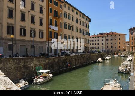 Vue sur le quartier de la Nouvelle Venise, caractérisé par des canaux, des ponts et des places similaires à ceux de Venise, Livourne, Toscane, Italie Banque D'Images