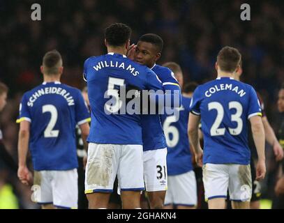 Ademola Lookman d'Everton fête ses débuts avec Ashley Williams d'Everton lors du match de la première ligue anglaise au stade Goodison Park, Liverpool Date de la photo : 15 janvier 2017. Photo Simon Bellis/Sportimage via PA Images Banque D'Images