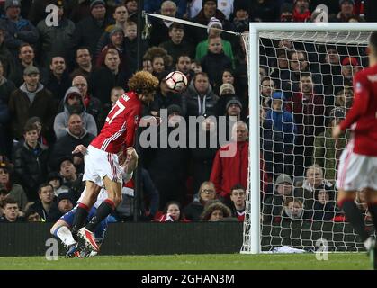 Mauroane Fellaini de Manchester United est à la tête du premier but lors du quatrième tour de la coupe de la FA anglaise au stade Old Trafford, à Manchester. Date de la photo : 29 janvier 2017. Photo Simon Bellis/Sportimage via PA Images Banque D'Images