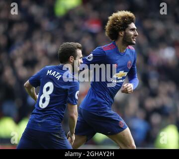 Mauroane Fellaini, de Manchester United, célèbre le premier but du match de la Premier League anglaise au stade Riverside, à Middlesbrough. Date de la photo : 19 mars 2017. Le crédit PIC doit se lire comme suit : Simon Bellis/Sportimage via PA Images Banque D'Images