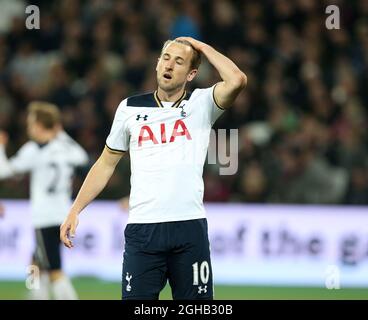 Harry Kane, de Tottenham, semble abattu lors du match de la Premier League au London Stadium, à Londres. Date de la photo : 5 mai 2017. Le crédit PIC devrait se lire comme suit : David Klein/Sportimage via PA Images Banque D'Images