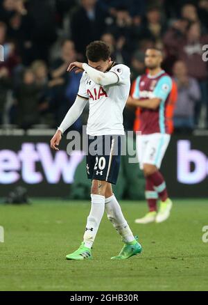 Le DELE Alli de Tottenham semble abattu lors du dernier coup de sifflet lors du match de la Premier League au stade de Londres. Date de la photo : 5 mai 2017. Le crédit PIC devrait se lire comme suit : David Klein/Sportimage via PA Images Banque D'Images