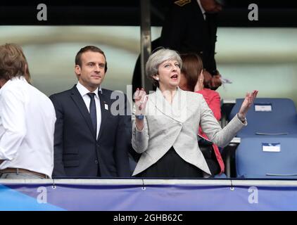 Emmanuel Macron en France et Theresa May, première ministre d'Angleterre, lors du match amical au Stade de France, Paris Date de la photo 13 juin 2017. Le crédit photo doit être lu : David Klein/Sportimage via PA Images Banque D'Images