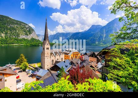Hallstatt, Autriche. Hallstatter See ou le lac Hallstatt et la vieille ville de la région du Salzkammergut. Banque D'Images