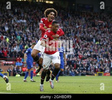 Anthony Martial, de Manchester United, célèbre le quatrième but avec Mauroane Fellaini, de Manchester United, lors du premier match de ligue au stade Old Trafford, à Manchester. Photo date 17 septembre 2017. Le crédit photo doit se lire comme suit : Simon Bellis/Sportimage via PA Images Banque D'Images