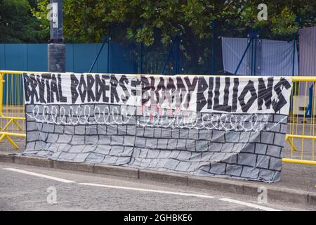 Londres, Royaume-Uni. 6 septembre 2021. Les manifestants ont installé un site de camping à l'extérieur du centre Excel de l'est de Londres, en prévision de la foire aux armes de Defense and Security Equipment International (DSEI), qui se tiendra du 14-17 au 22 septembre 2021. (Crédit : Vuk Valcic / Alamy Live News) Banque D'Images