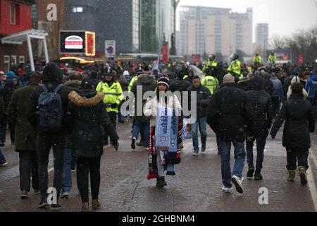 Les foules se rassemblent avant le match de première ligue au stade Old Trafford, à Manchester. Photo le 10 décembre 2017. Le crédit photo doit se lire comme suit : Andrew Yates/Sportimage via PA Images Banque D'Images