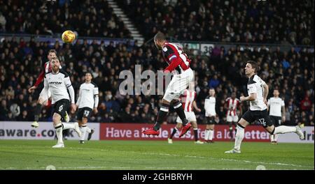 Leon Clarke, de Sheffield Utd, se dirigeait vers le but égalisateur lors du match de championnat au stade Pride Park, Derby. Date de la photo 1er janvier 2018. Le crédit photo doit se lire comme suit : Simon Bellis/Sportimage via PA Images Banque D'Images