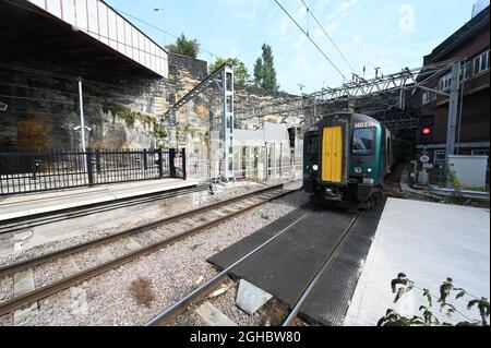 Une classe 350 arrivant à la gare de Liverpool Lime Street le 6 septembre 2021. Banque D'Images