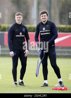 Harry Maguire et Alfie Mawson en Angleterre pendant leur entraînement au Tottenham Hotspur Training Center, Londres. Date de la photo : 26 mars 2018. Le crédit photo doit être lu : David Klein/Sportimage via PA Images Banque D'Images