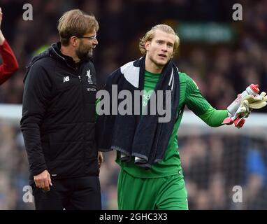 Jurgen Klopp, directeur de Liverpool, et Loris Karius, gardien de but de Liverpool, ont terminé le match de première ligue au stade Goodison Park, à Liverpool. Date de la photo 7 avril 2018. Le crédit photo doit être lu : Robin Parker/Sportimage via PA Images Banque D'Images