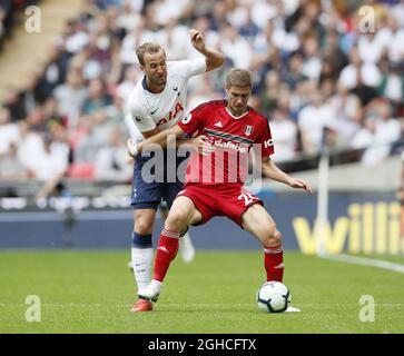 Harry Kane, de Tottenham, s'en va avec Maxime le Marchand, de Fulham, lors du match de la Premier League au stade Wembley, à Londres. Photo date 18 août 2018. Le crédit photo doit être lu : David Klein/Sportimage via PA Images Banque D'Images