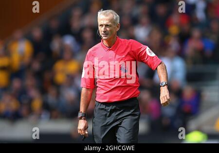 Martin Atkinson arbitre lors du match de la Premier League au stade Molineux, Wolverhampton. Photo date 25 août 2018. Le crédit photo doit se lire comme suit : James Wilson/Sportimage via PA Images Banque D'Images