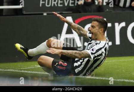 Joselu de Newcastle United fête son but égalisateur lors du match de la Premier League au stade St James' Park, à Newcastle. Photo le 26 août 2018. Le crédit photo doit se lire comme suit : Simon Bellis/Sportimage via PA Images Banque D'Images