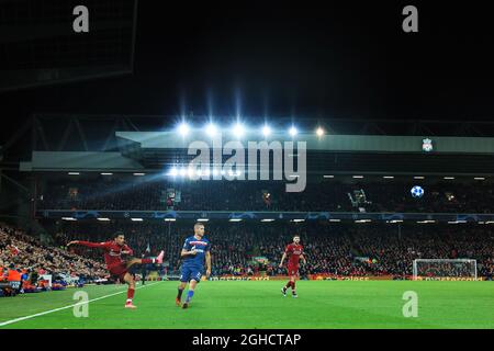 Trent Alexander-Arnold de Liverpool en action lors du match de la Ligue des champions de l'UEFA à l'Anfield Stadium, Liverpool. Photo le 24 octobre 2018. Le crédit d'image devrait se lire: Matt McNulty/Sportimage Banque D'Images