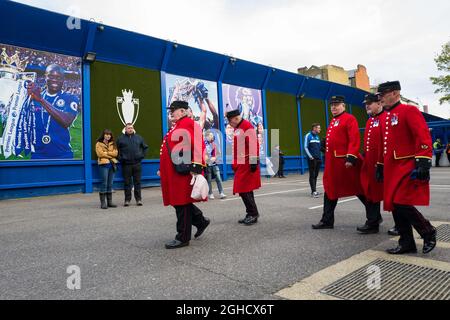 Un groupe de pensionnés de Chelsea arrive au sol avant le match de la Premier League à Stamford Bridge, Londres. Date de la photo : 4 novembre 2018. Le crédit photo doit se lire comme suit : Craig Mercer/Sportimage via PA Images Banque D'Images