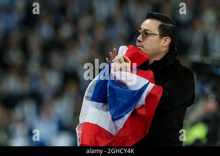 Aiyawatt Srivaddhanaprabha dirige les joueurs de Leicester City sur un tour en l'honneur du soutien reçu après la mort de Vichai Srivaddhanaprabha lors du match de Premier League au King Power Stadium, Leicester. Date de la photo : 10 novembre 2018. Le crédit photo doit se lire comme suit : James Wilson/Sportimage via PA Images Banque D'Images