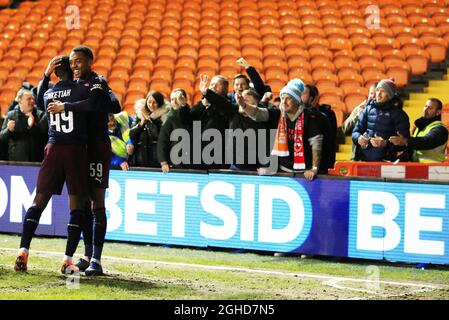 Eddie Nketiah d'Arsenal fête avec Joe Willock après le premier but de la coupe Emirates FA, troisième manche à Bloomfield Road, Blackpool. Date de la photo : 5 janvier 2019. Le crédit d'image devrait se lire: Matt McNulty/Sportimage via PA Images Banque D'Images