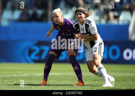 Lana Clelland de Fiorentina et Tuija Hyyrynen de Juventus lors de la finale de Coppa Italia au stade Ennio Tardini, à Parme . Date de la photo : 28 avril 2019. Le crédit photo doit être lu : Jonathan Moscrop/Sportimage via PA Images Banque D'Images