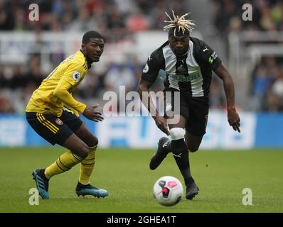 Ainsley Maitland-Niles d'Arsenal tourné par Allan Saint-Maximin de Newcastle United lors du match de la première ligue à St. James's Park, Newcastle. Date de la photo : 11 août 2019. Le crédit photo doit se lire comme suit : Simon Bellis/Sportimage via PA Images Banque D'Images