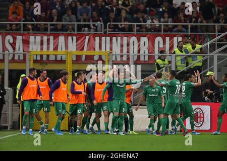 Gaetano Castrovilli de l'ACF Fiorentina fête avec des coéquipiers après avoir tiré le ballon passé Gianluigi Donnarumma de l'AC Milan pour donner au côté 2-0 de plomb pendant la série Un match au Stadio Giuseppe Meazza, Milan. Date de la photo : 29 septembre 2019. Le crédit photo doit être lu : Jonathan Moscrop/Sportimage via PA Images Banque D'Images