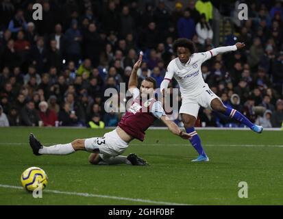 Willian de Chelsea marque son quatrième but lors du match de la Premier League à Bramall Lane, Sheffield. Date de la photo : 21 octobre 2019. Le crédit photo doit se lire comme suit : Simon Bellis/Sportimage via PA Images Banque D'Images