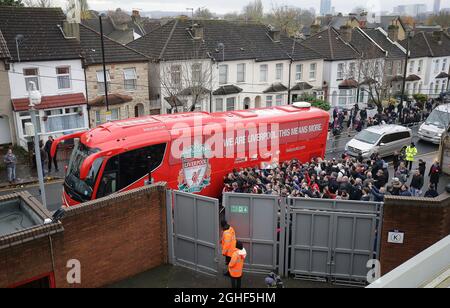 Le bus de l'équipe de Liverpool arrive devant le stade avant le match de la Premier League à Selhurst Park, Londres. Date de la photo : 23 novembre 2019. Le crédit photo doit se lire comme suit : Paul Terry/Sportimage via PA Images Banque D'Images