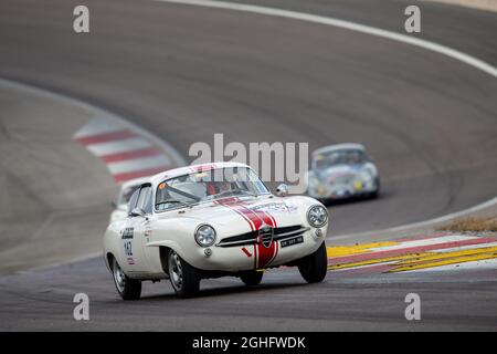 162 Pierre Macchi/Isabelle Martrou FRA/FRA Alfa Romeo Giulietta Sprint Speciale 1961, action pendant le Tour Auto 2021 le 1er septembre, en France. Photo Alexandre Guillaumot / DPPI Banque D'Images