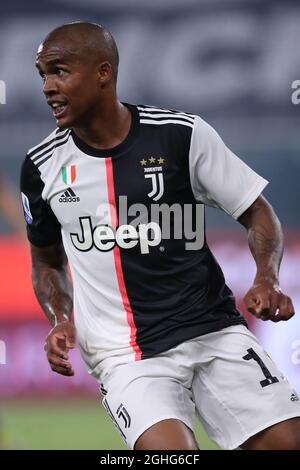 Douglas Costa, l'attaquant brésilien de Juventus, lors du match de la série A à Luigi Ferraris, Gênes. Date de la photo : 30 juin 2020. Le crédit photo doit être lu : Jonathan Moscrop/Sportimage via PA Images Banque D'Images