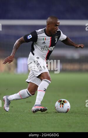 Douglas Costa, l'attaquant brésilien de Juventus, lors du match de la série A à Luigi Ferraris, Gênes. Date de la photo : 30 juin 2020. Le crédit photo doit être lu : Jonathan Moscrop/Sportimage via PA Images Banque D'Images