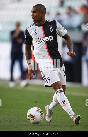 Douglas Costa, l'attaquant brésilien de Juventus, lors du match de la série A à l'Allianz Stadium de Turin. Date de la photo : 4 juillet 2020. Le crédit photo doit être lu : Jonathan Moscrop/Sportimage via PA Images Banque D'Images