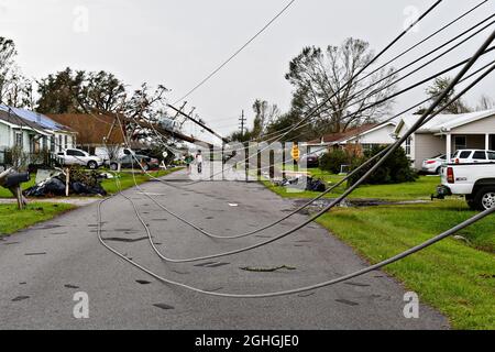 Houma, États-Unis d'Amérique. 1er septembre 2021. Houma, États-Unis d'Amérique. 01 septembre 2021. Maisons et services publics détruits par l'ouragan Ida à la paroisse St John le 1er septembre 2021 à Houma, Louisiane. Credit: Kristina Overton/FEMA/Alay Live News Banque D'Images