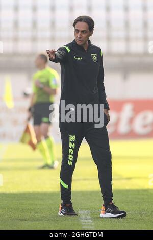 Alessandro Nesta l'entraîneur-chef de Frosinone Calcio réagit pendant le match de la Serie B au Stadio Brianteo, Monza. Date de la photo : 7 novembre 2020. Le crédit photo doit être lu : Jonathan Moscrop/Sportimage via PA Images Banque D'Images